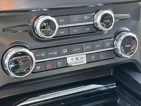 New 2026 Ford F250 Lariat w/ Black Appearance Package image 8