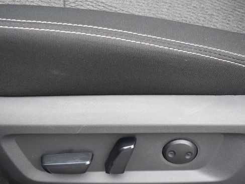 Used 2025 Nissan Rogue SV AWD/4WD image 22