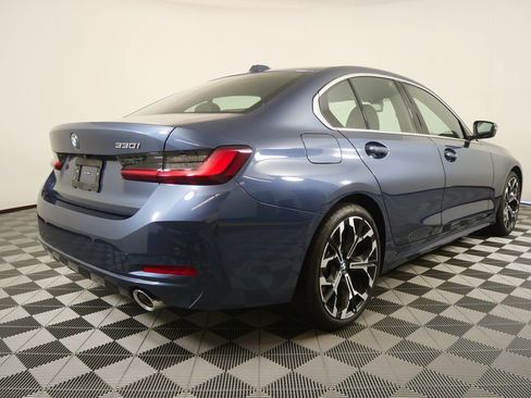 Used 2025 BMW 330i Sedan image 3