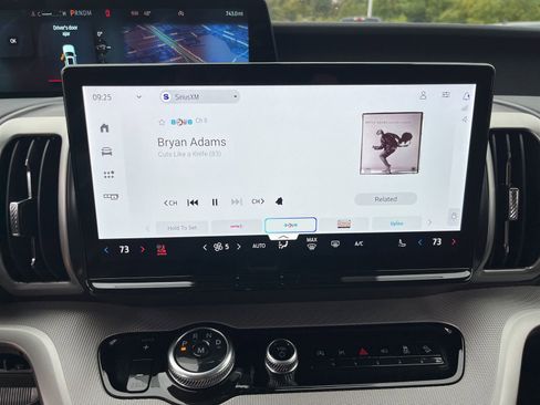 New 2025 Ford Expedition Active image 21