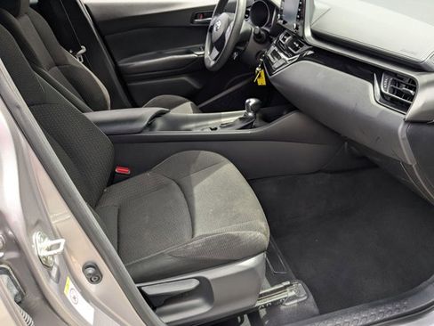 Used 2019 Toyota C-HR LE image 20