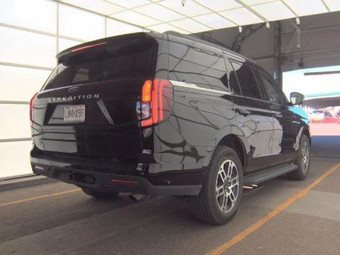 Used 2025 Ford Expedition Active image 2