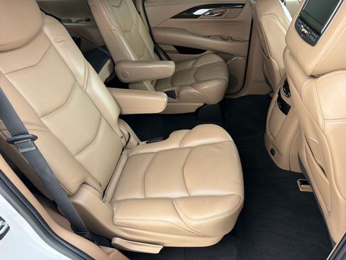 Used 2018 Cadillac Escalade Platinum AWD/4WD image 35