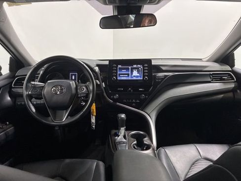 Used 2024 Toyota Camry SE image 16
