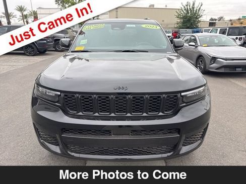 Used 2024 Jeep Grand Cherokee L Altitude AWD/4WD image 9