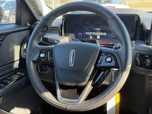 New 2026 Lincoln Aviator AWD image 11