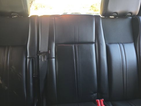 Used 2017 Lincoln Navigator Select image 22