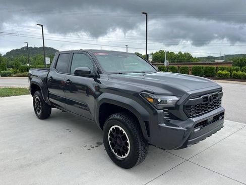 Used 2026 Toyota Tacoma TRD Off-Road AWD/4WD image 31