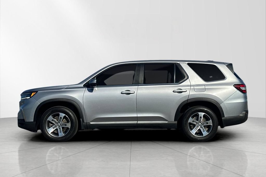 Used 2025 Honda Pilot EX-L image 3
