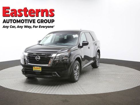 Used 2024 Nissan Pathfinder S image 54