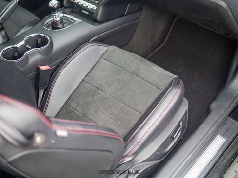 Used 2017 Ford Mustang GT Premium image 40