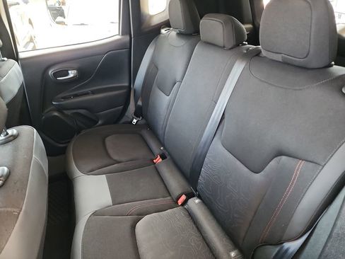 Used 2023 Jeep Renegade Trailhawk AWD/4WD image 40