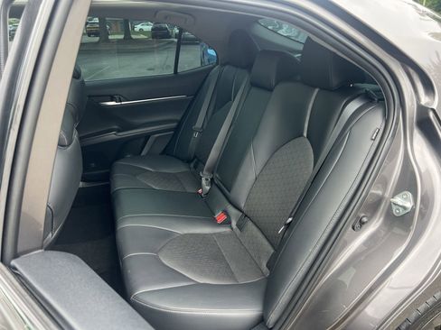 Used 2022 Toyota Camry XSE FWD image 17