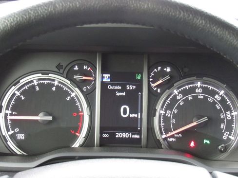 Used 2023 Toyota 4Runner Limited AWD/4WD image 24