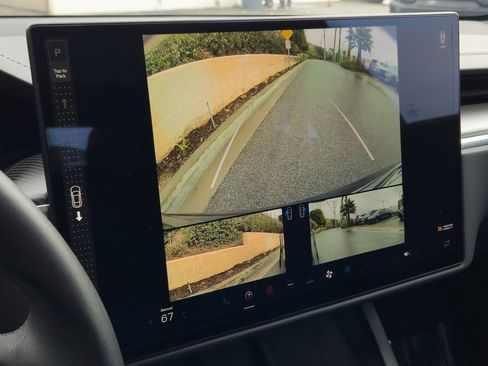 Used 2023 Tesla Model S Plaid image 12