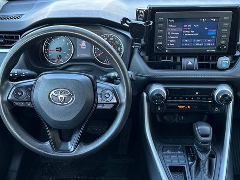Used 2021 Toyota RAV4 XLE AWD/4WD image 14