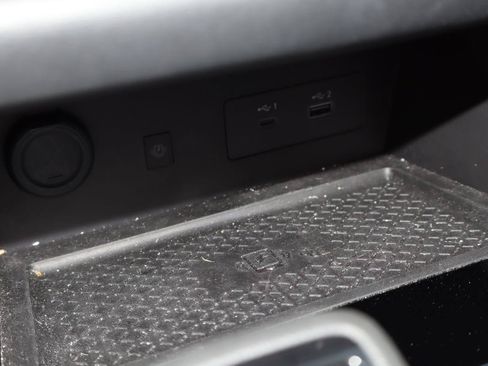 Used 2025 Nissan Pathfinder Platinum FWD image 28