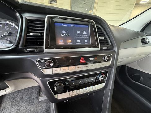Used 2019 Hyundai Sonata SE FWD image 17