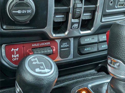 Used 2024 Jeep Wrangler Unlimited Sport AWD/4WD image 34