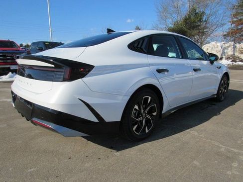 Used 2024 Hyundai Sonata SEL FWD image 8