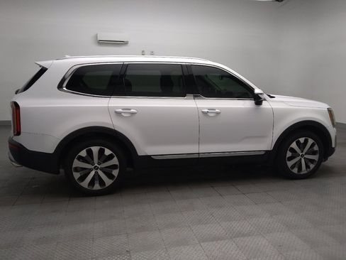 Used 2022 Kia Telluride EX w/ EX Premium Package FWD image 10