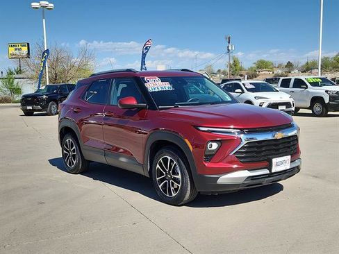 Used 2025 Chevrolet TrailBlazer LT image 1