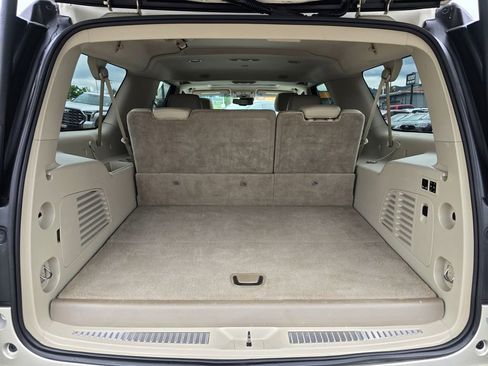 Used 2015 Cadillac Escalade ESV Luxury AWD/4WD image 14