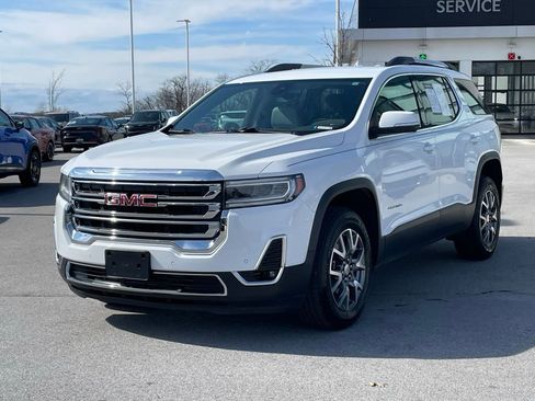 Used 2022 GMC Acadia SLT w/ Preferred Package FWD image 3