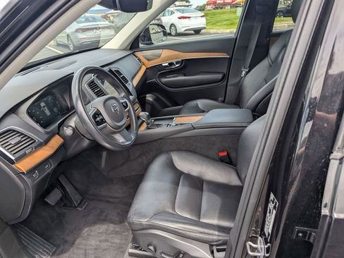 Used 2021 Volvo XC90 T6 Momentum w/ Climate Package AWD/4WD image 14