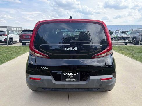 Used 2022 Kia Soul LX FWD image 5
