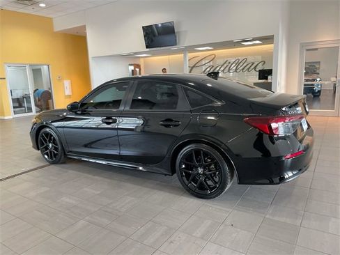 Used 2025 Honda Civic Sport image 3