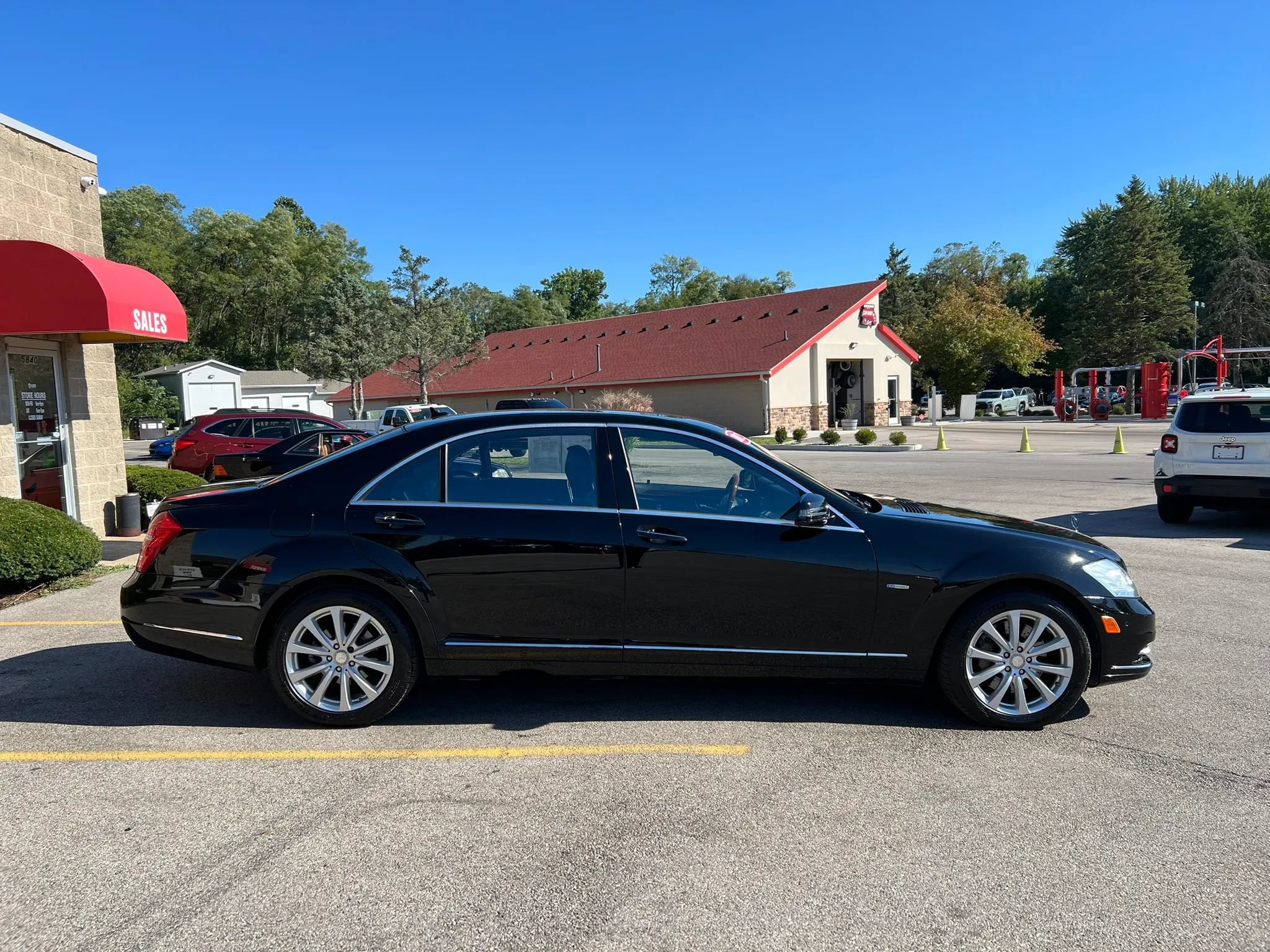 Used 2012 Mercedes-Benz S 350 BlueTEC 4MATIC image 4