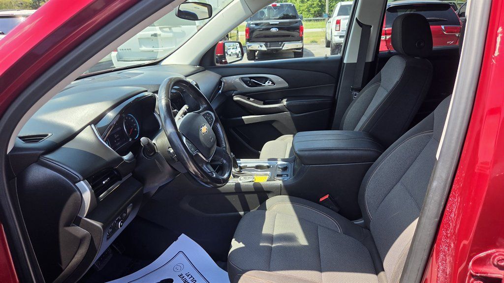 Used 2020 Chevrolet Traverse LT FWD image 7