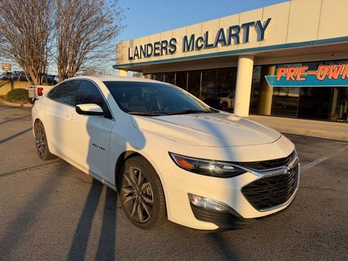 Used 2022 Chevrolet Malibu RS image 2