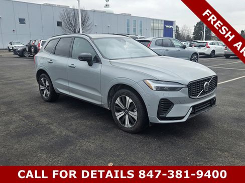 Used 2025 Volvo XC60 T8 Plus image 1