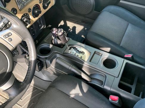 Used 2011 Toyota FJ Cruiser 4WD w/ Upgrade Pkg image 16