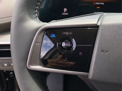 Used 2025 Nissan Murano Platinum AWD/4WD image 14