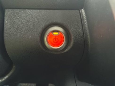 Used 2015 Nissan Leaf FWD image 17
