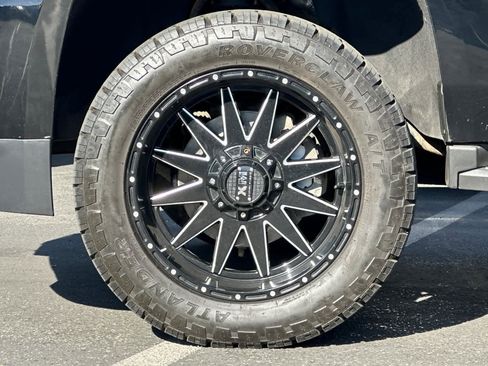 Used 2019 Chevrolet Tahoe LT AWD/4WD image 27