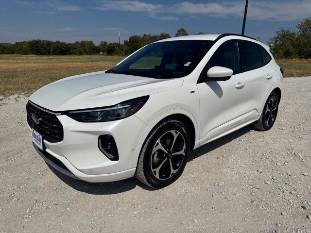 Used 2023 Ford Escape ST-Line Elite w/ Premium Technology Package AWD/4WD image 1