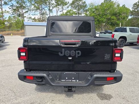 New 2026 Jeep Gladiator Willys AWD/4WD image 5