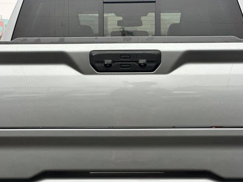 Used 2025 GMC Sierra 1500 SLT w/ SLT Premium Plus Package image 51