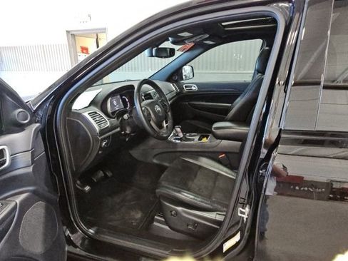 Used 2019 Jeep Grand Cherokee Altitude image 9