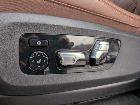 Used 2025 BMW X5 M60i w/ Climate Comfort Package image 27