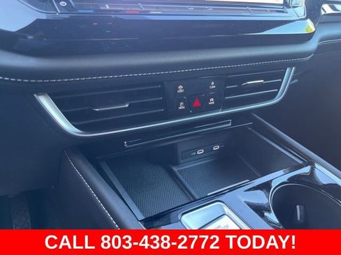 Used 2024 Volkswagen Atlas Cross Sport SE FWD image 24