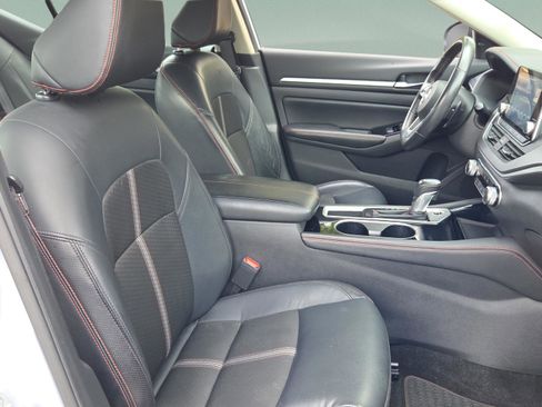 Used 2024 Nissan Altima 2.5 SR image 15