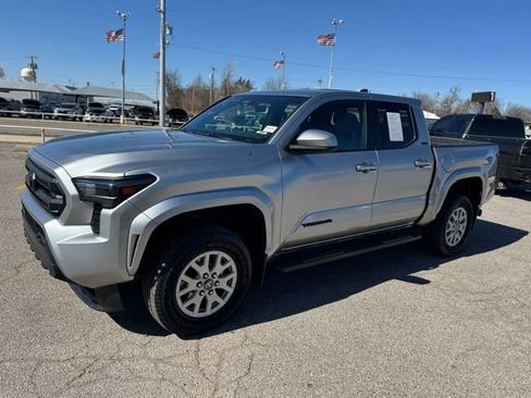 Used 2024 Toyota Tacoma SR5 image 3