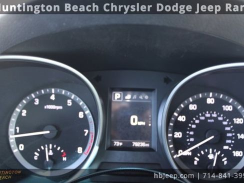 Used 2018 Hyundai Santa Fe SE image 17