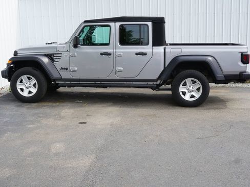 Used 2020 Jeep Gladiator Sport w/ Quick Order Package 24S AWD/4WD image 3