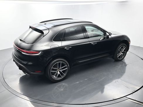 Certified 2024 Porsche Macan AWD/4WD image 41